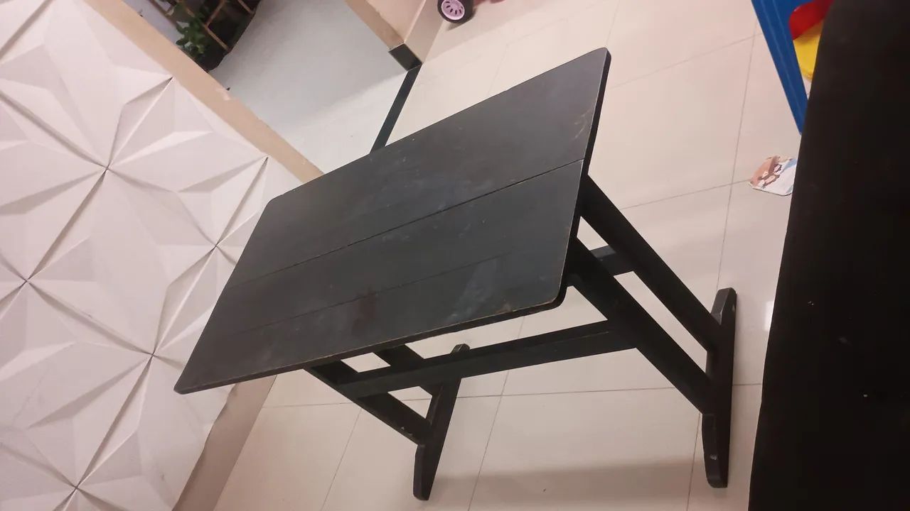 Cama, sofá e mesa - Foto 3