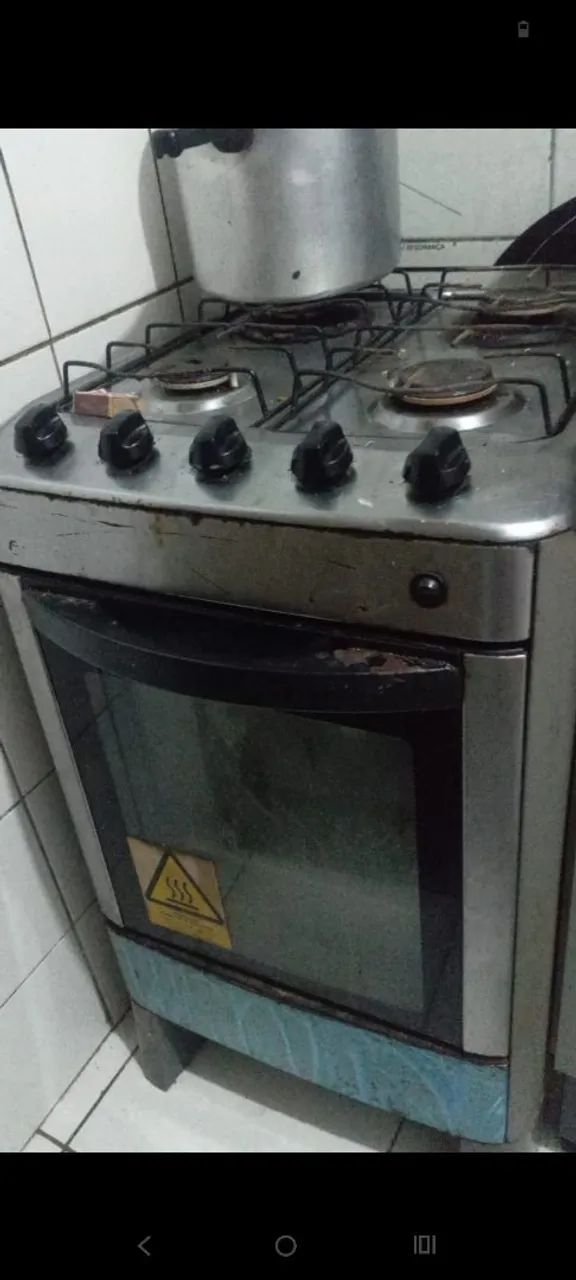 Fogão a gás ,funcionando 2 bocas 