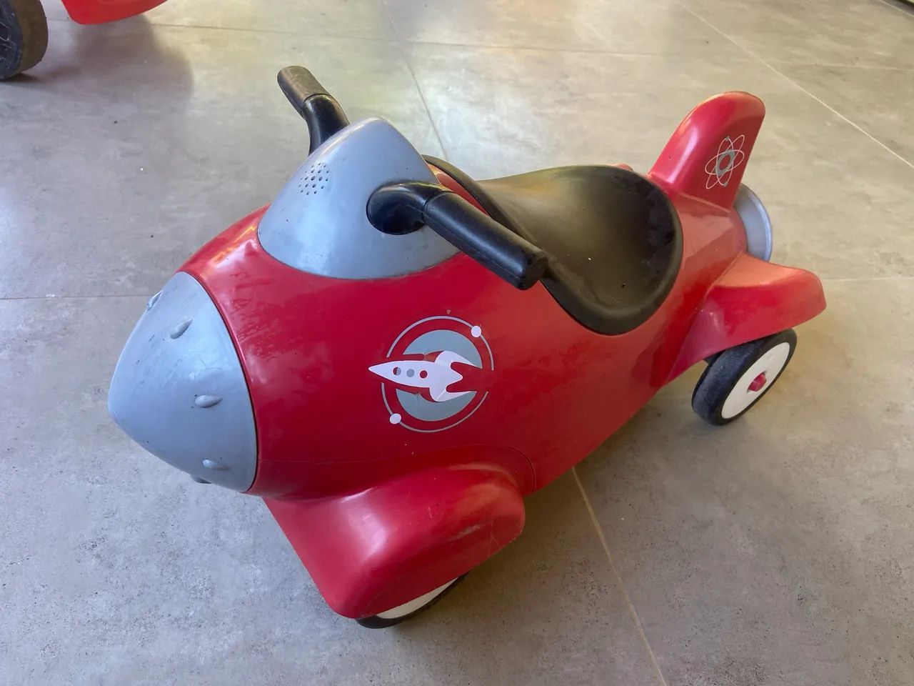 RADIOFLYＥＲ　ROCK&BOUNCEPONEY Radio Flyer Retro Rocket Ride-On Toy, carrinho de passeio infantil