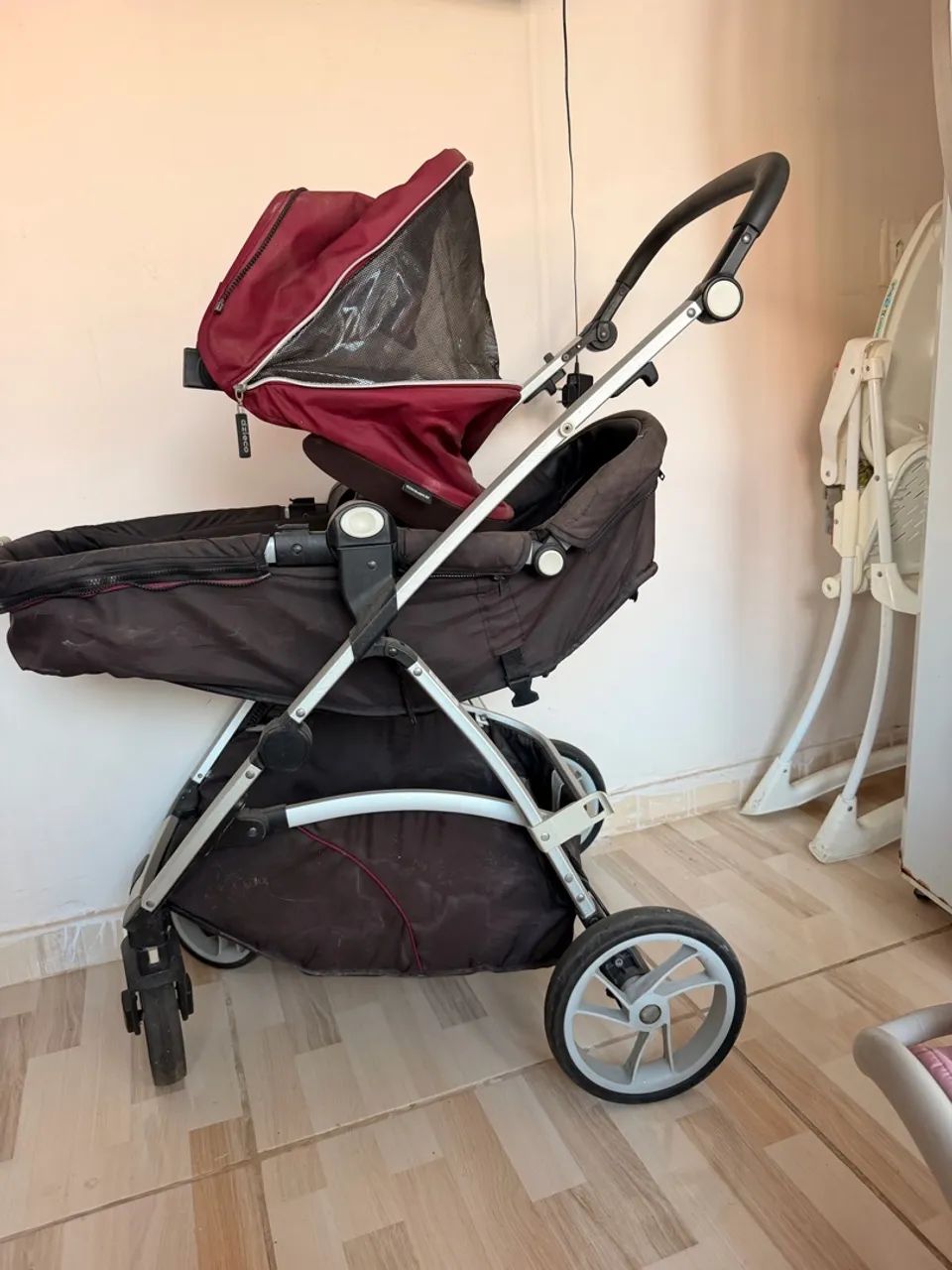 Combo carrinho de bebê + 2 bebê conforto 