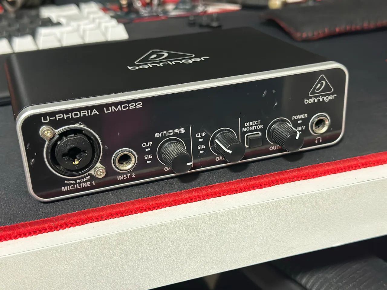 Interface de áudio behringer umc22