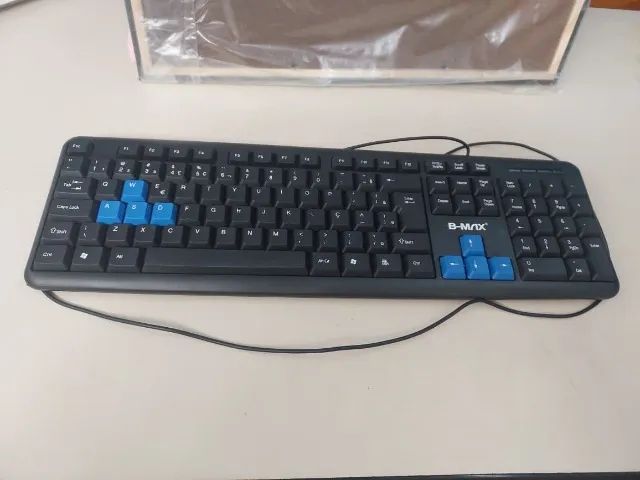 Teclado padrão com fio B-MAX