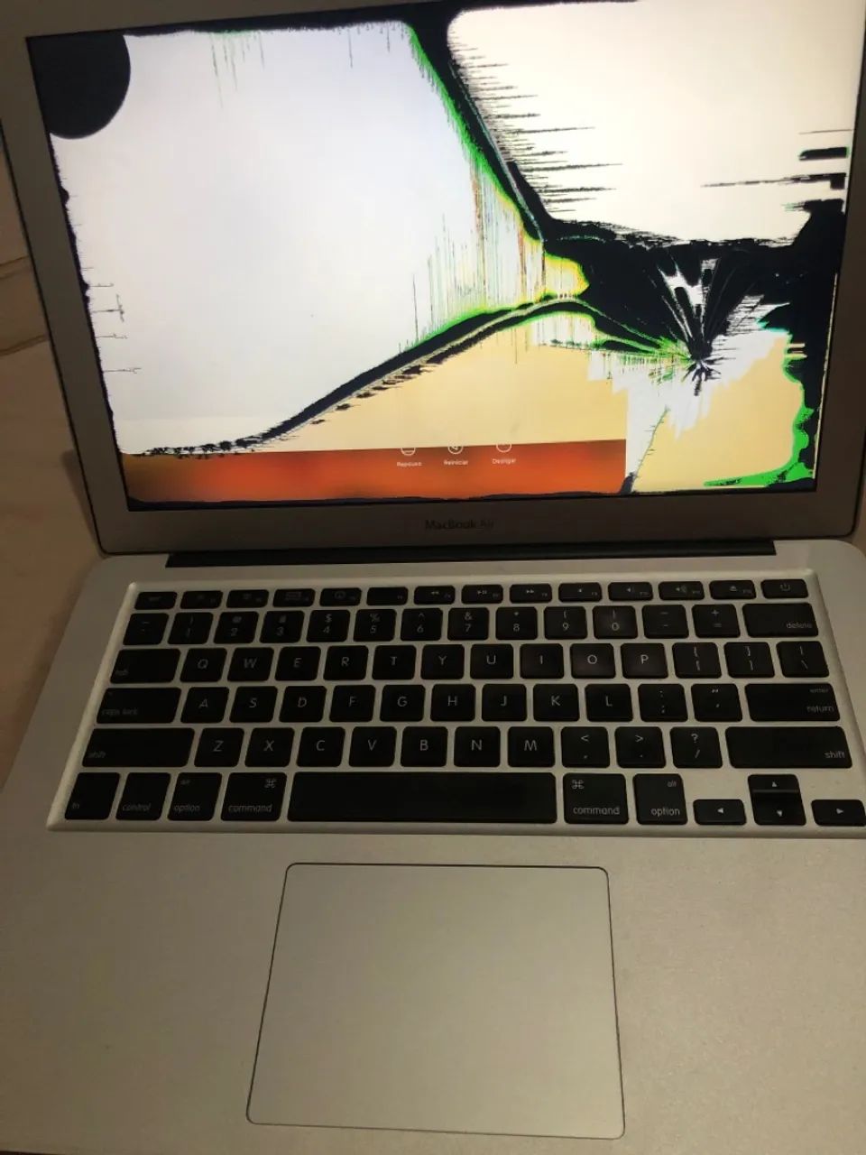 MacBook Air 13 -2010 (tela quebrada mais funcionando normalmente) - Foto 4