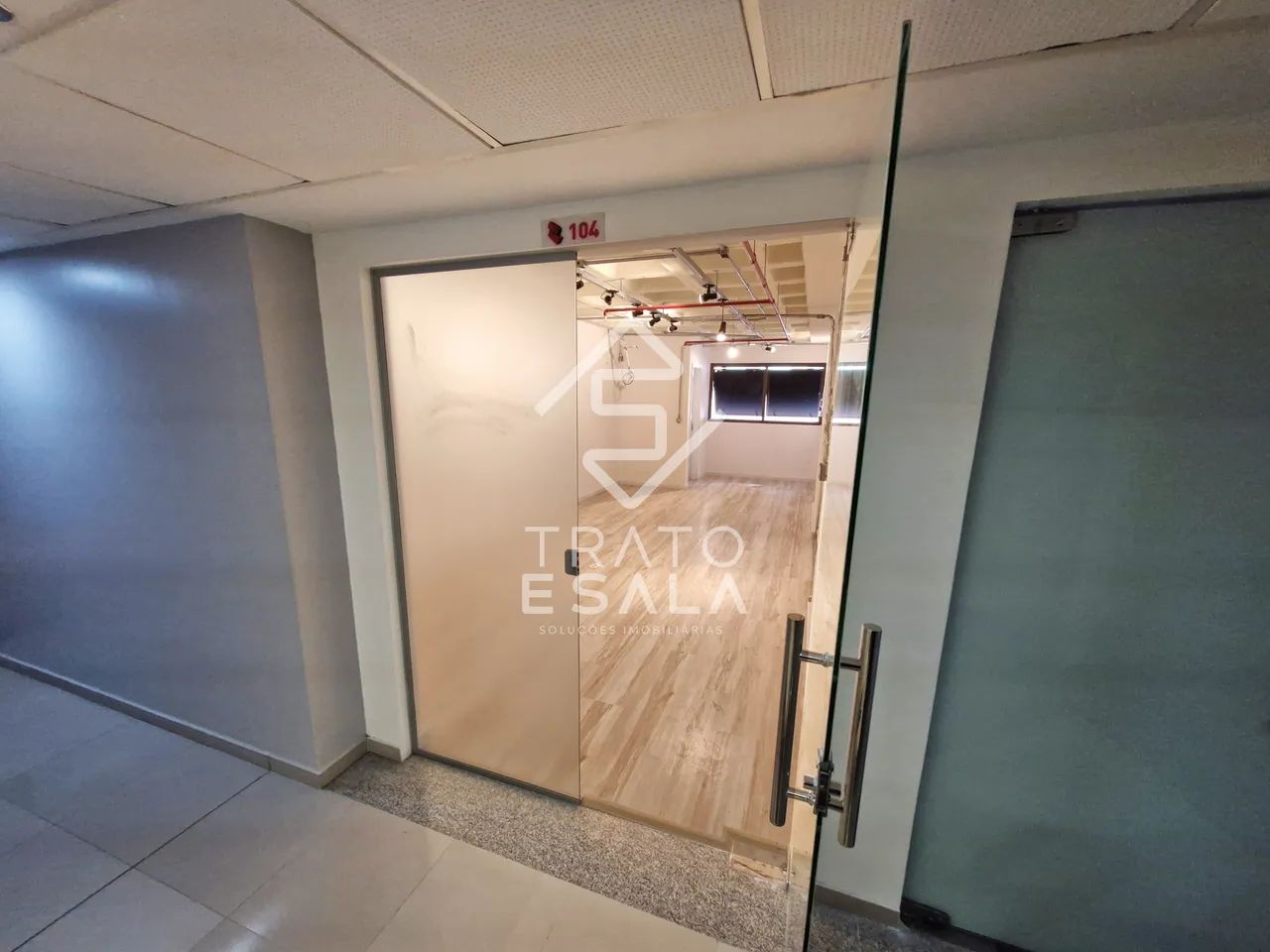Sala comercial em excelente localização na Ponta Verde - Foto 2