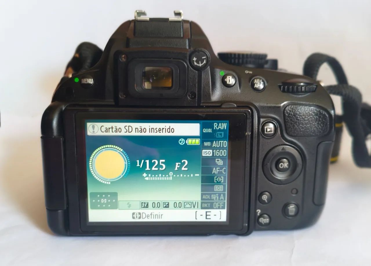 Nikon D5100 + lente 35mm e acessórios  - Foto 4