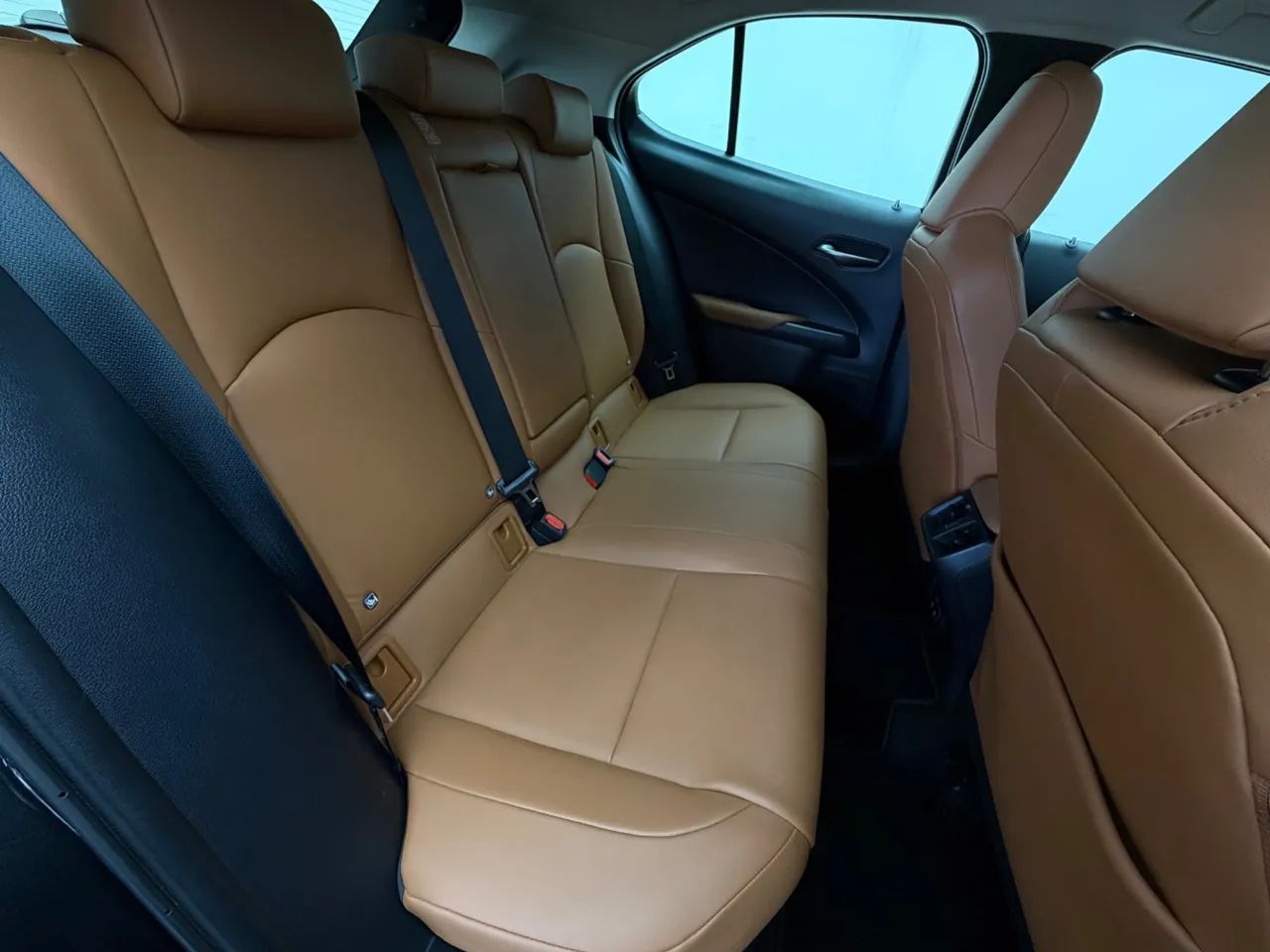 Lexus UX-250h Dynamic 2.0 16V Aut.(hybrid), foto 15 de 20