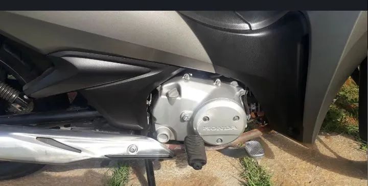 Moto semi nova