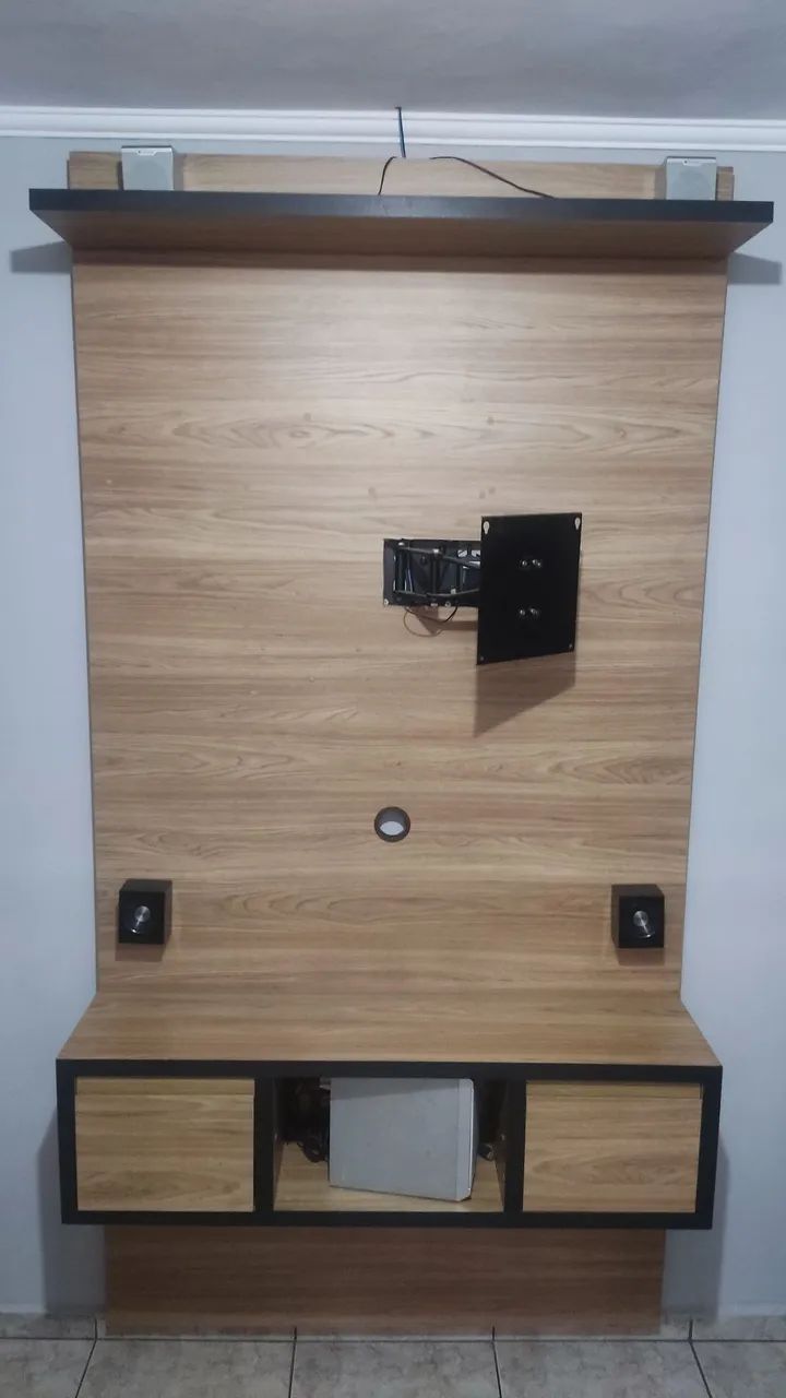 Painel com rack e gavetas 