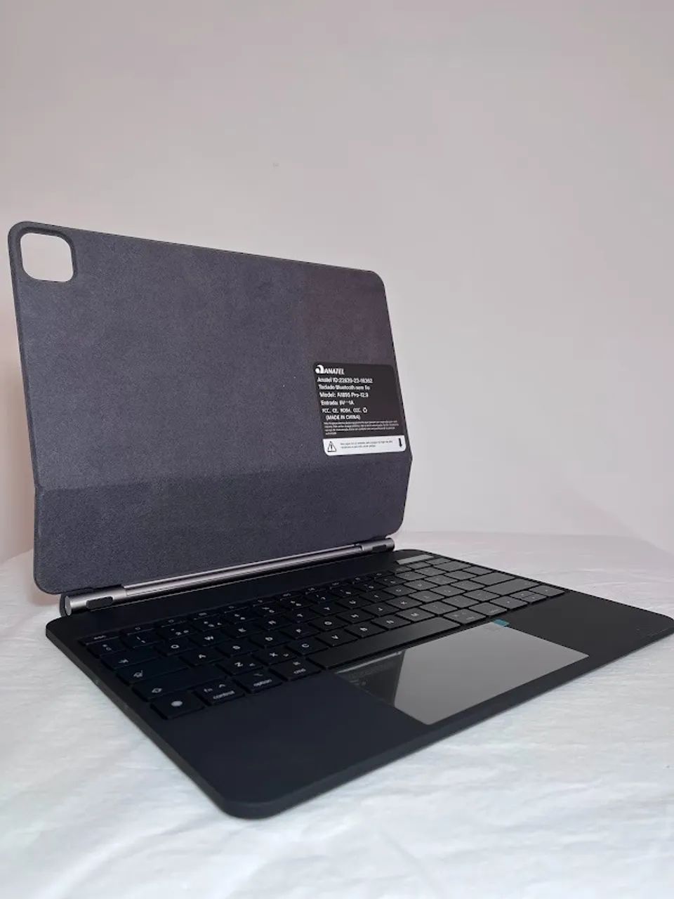 Capa com Teclado Bluetooth Bettdow A1895 para iPad Pro 12,9" - Foto 2