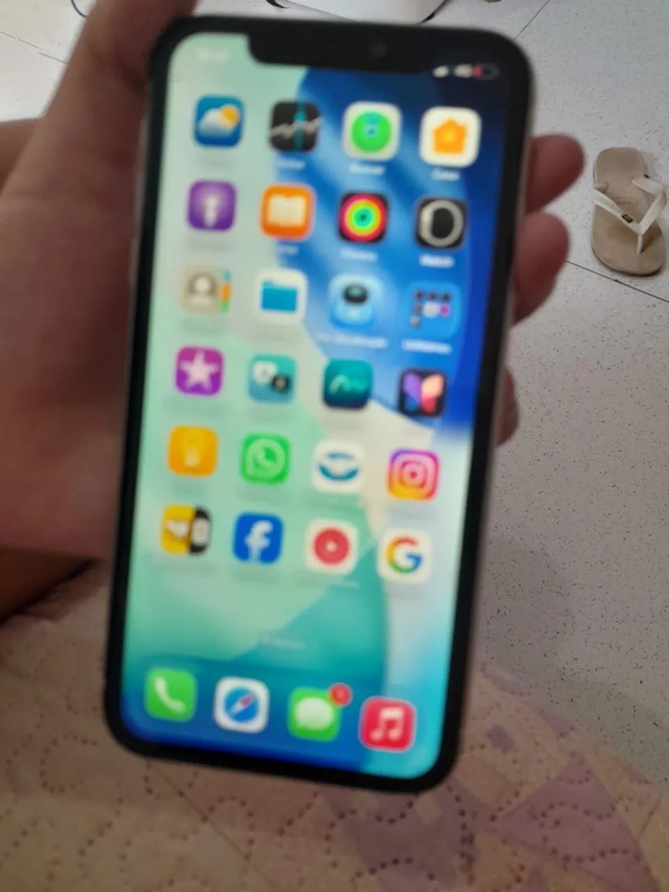 Vendo iPhone 11 só está com esse defeito na traseira funcionando normalmente 