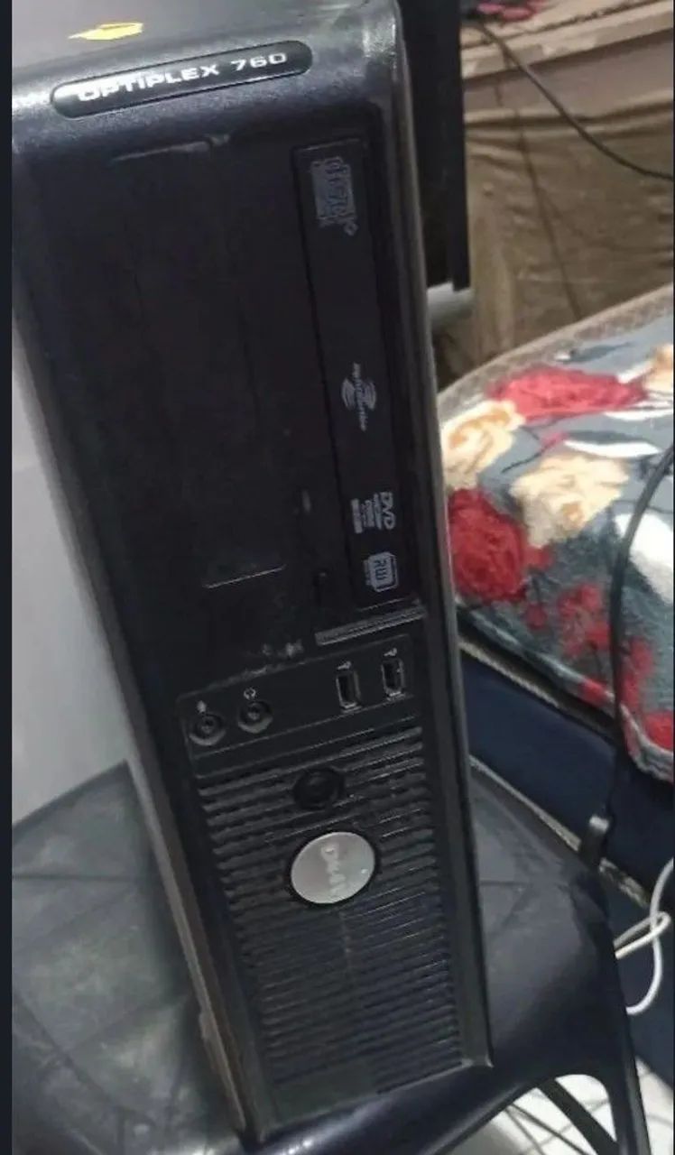 Vendo CPU 4 GB de RAM HD 500 - Foto 2