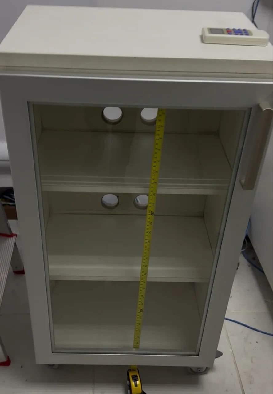 Rack para switch e periféricos em fórmica e porta  vidro - Foto 2
