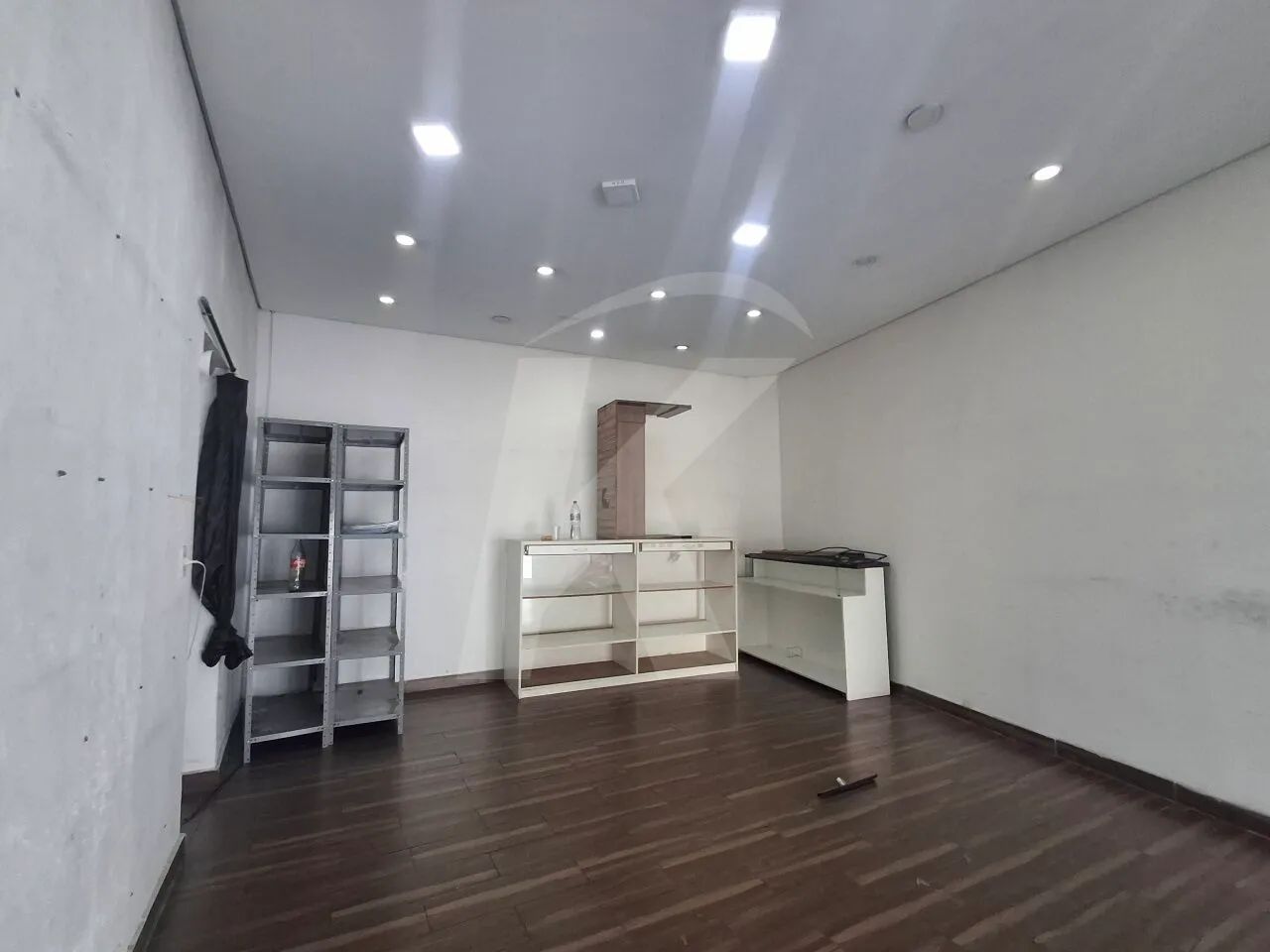 Salão comercial com 2 banheiros. - Foto 4