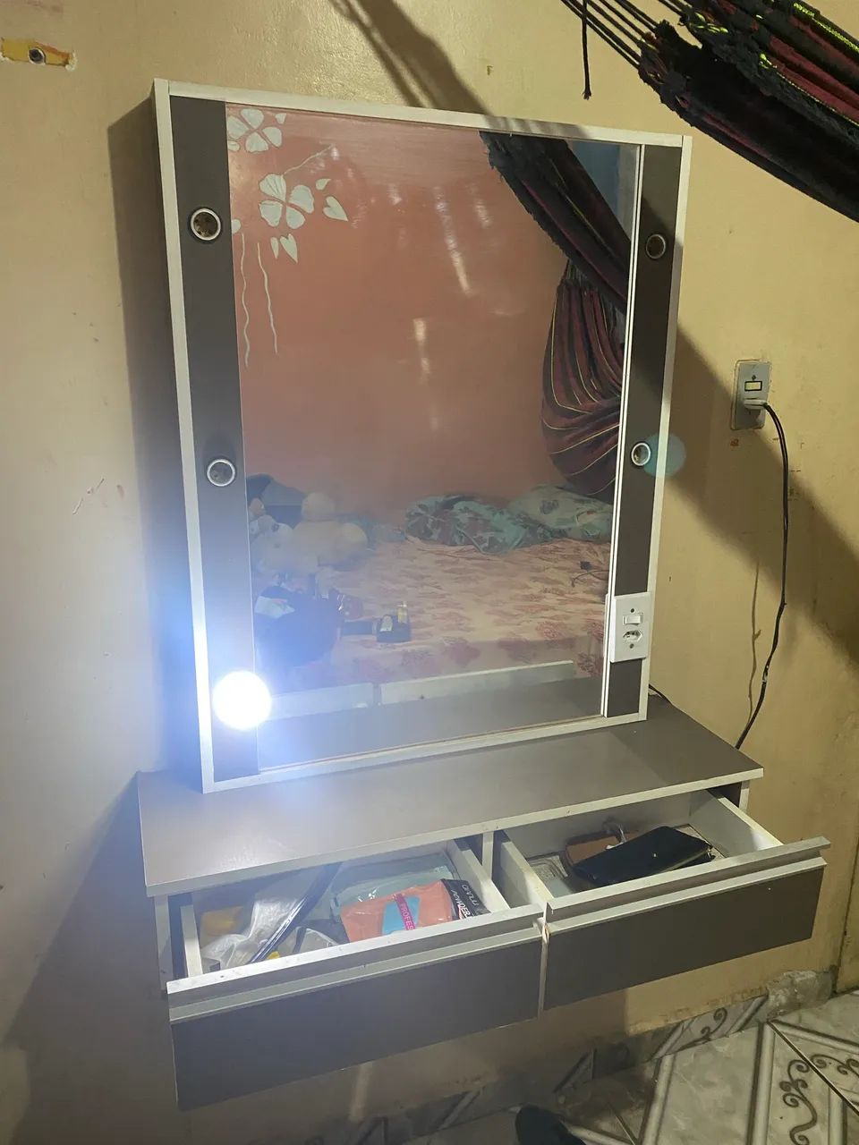 Penteadeira de MDF com espelho  - Foto 2