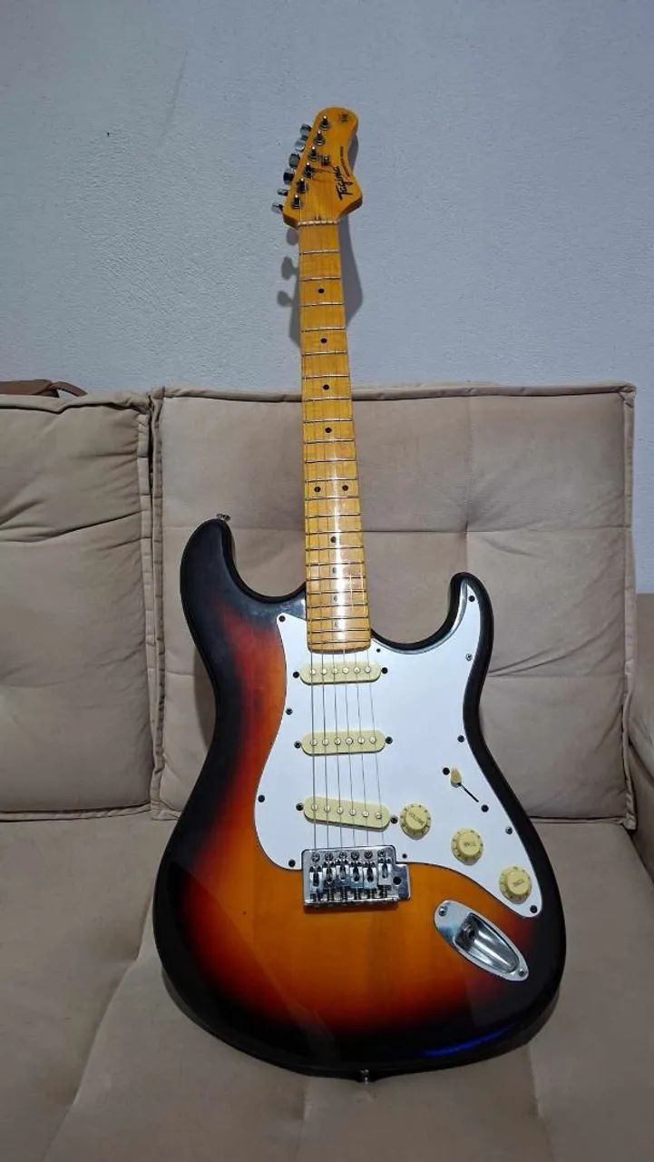 Guitarra tagima t530