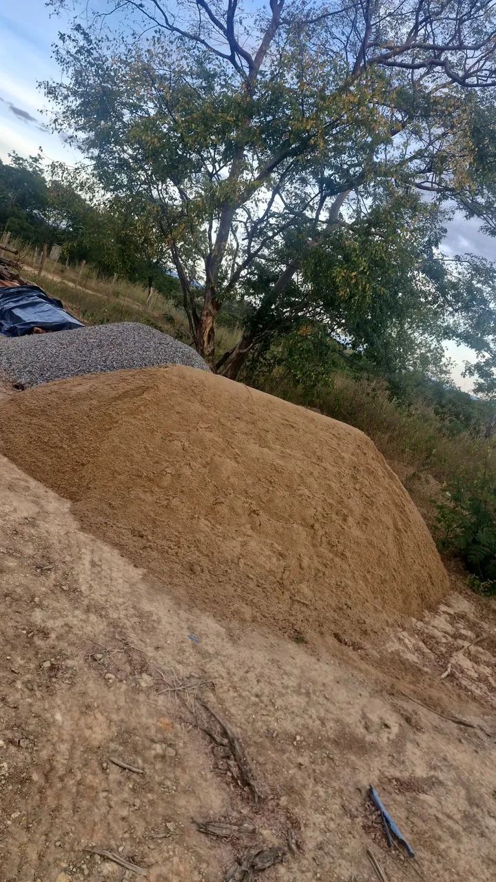 Vendas de Brita,areia,terra e cimento com ótimos preços 