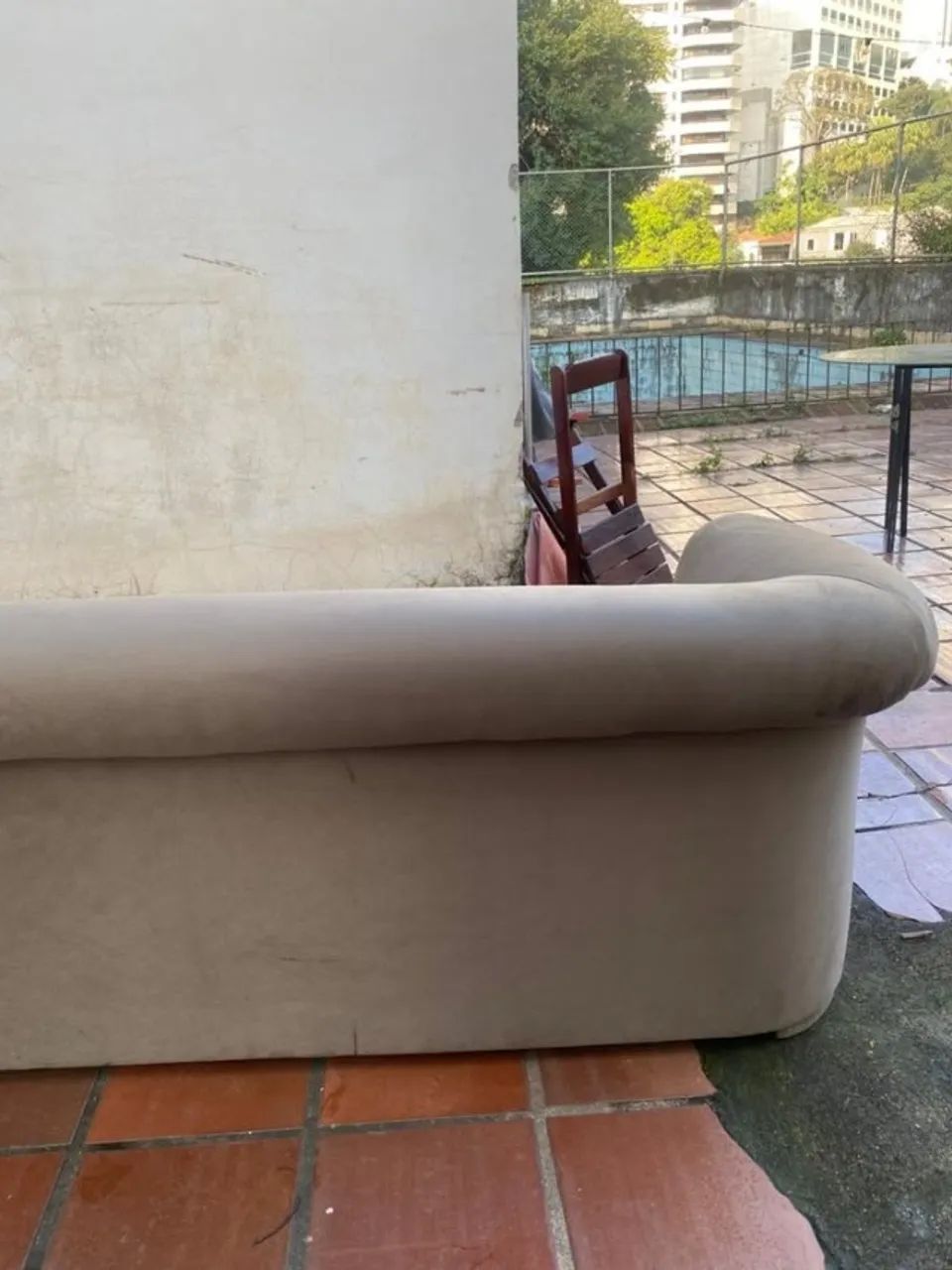 Sofá 3 Lugares Estilo Retrô / Curvo - 2,05 m - Foto 4