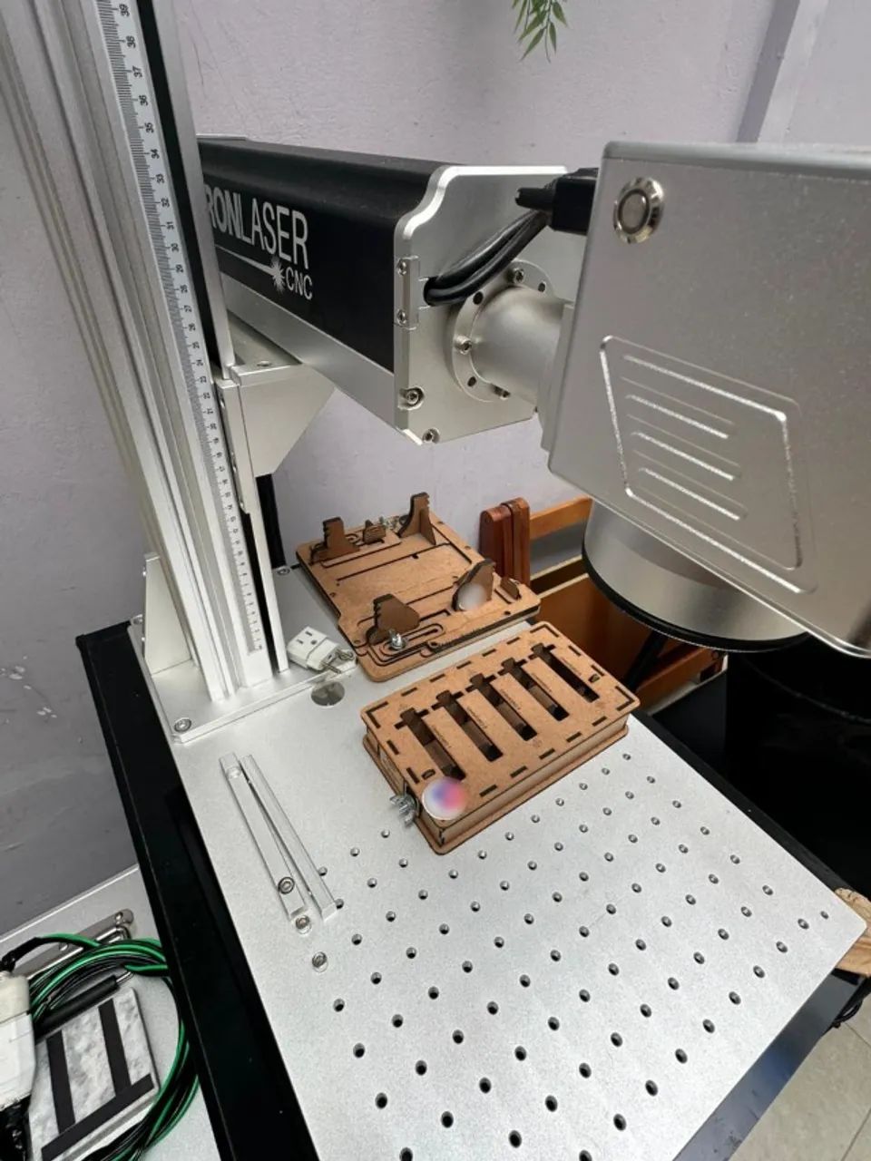 Gravadora Fiber Laser 50w Fonte Laser Raycus Melhor que existe