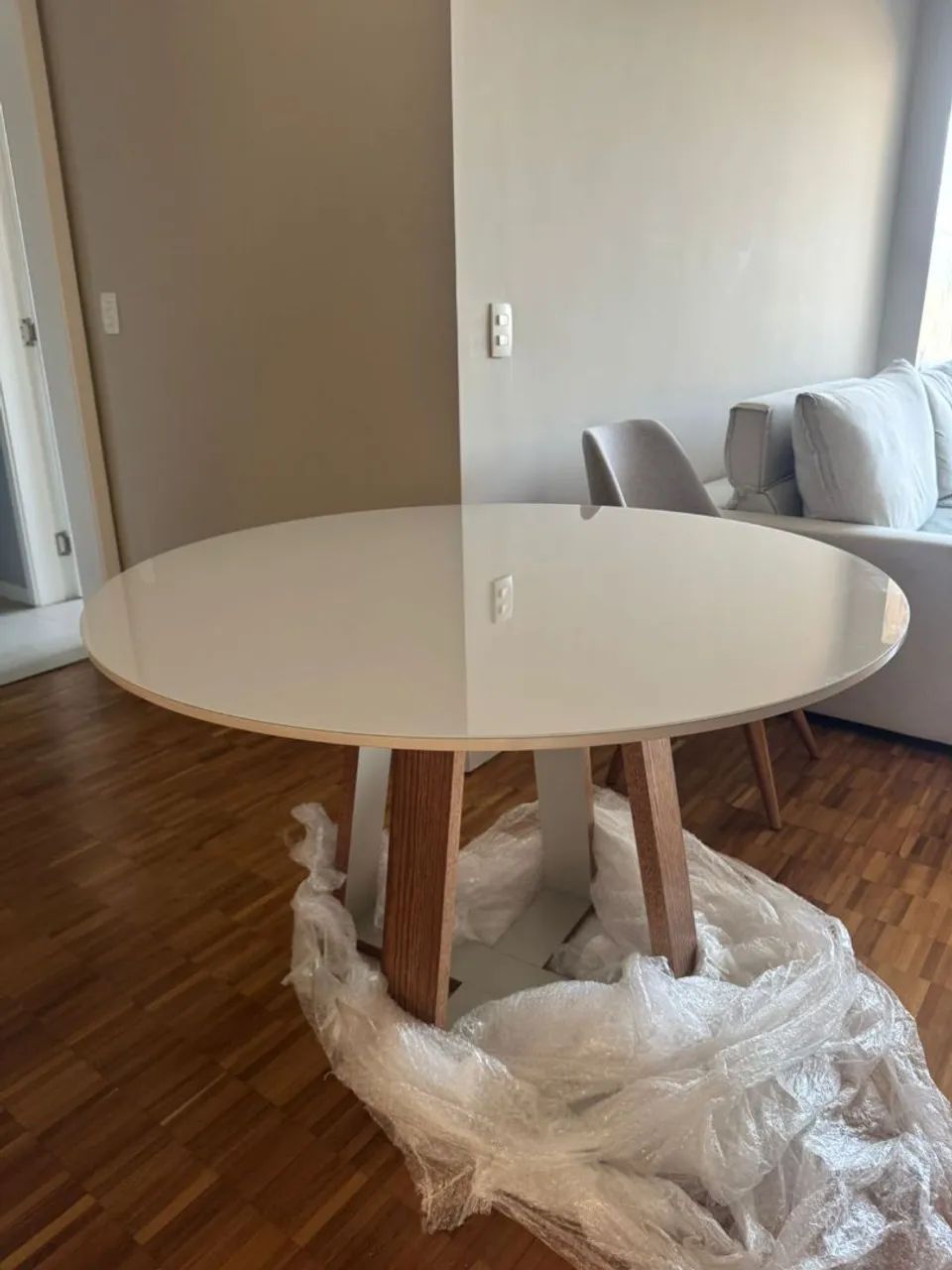 Mesa de jantar redonda 110cm.  - Foto 2