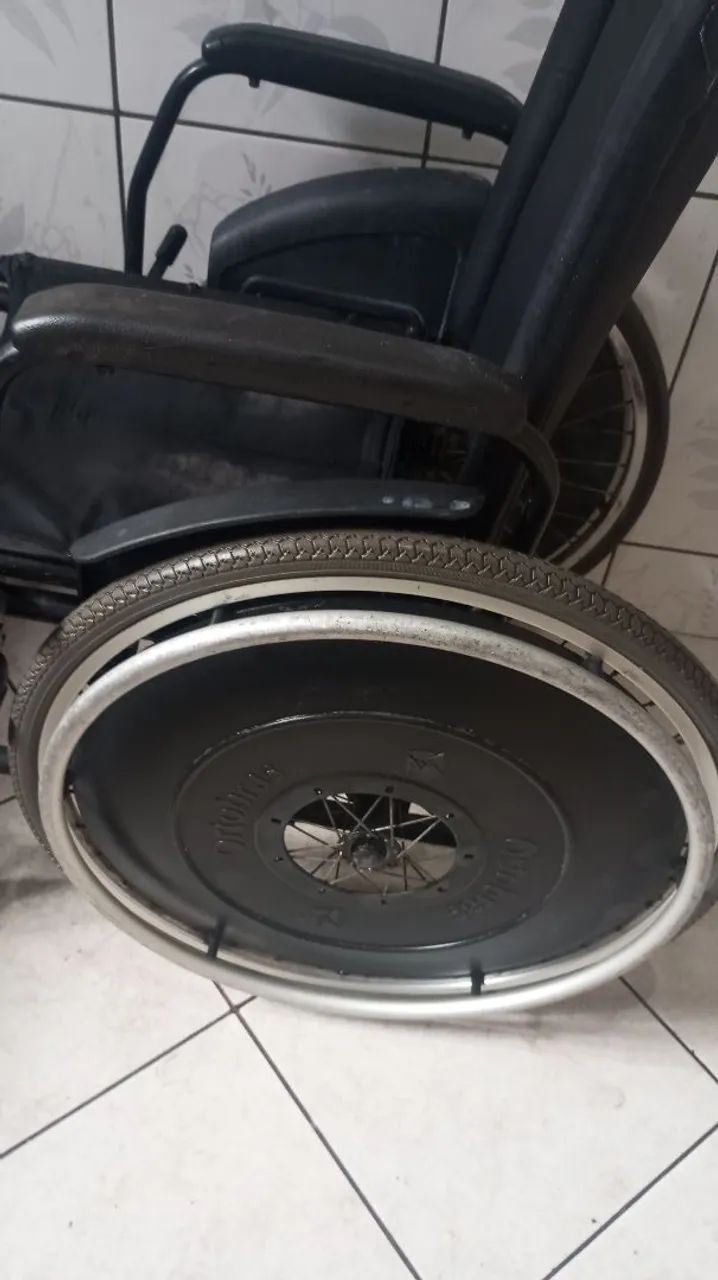 Cadeira de rodas. - Foto 4
