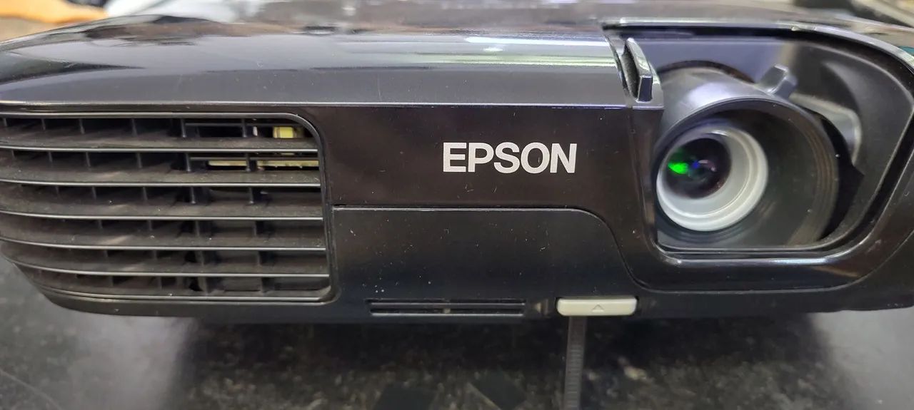 projetor Epson  S10+ vendo 1500,00 funcionando 