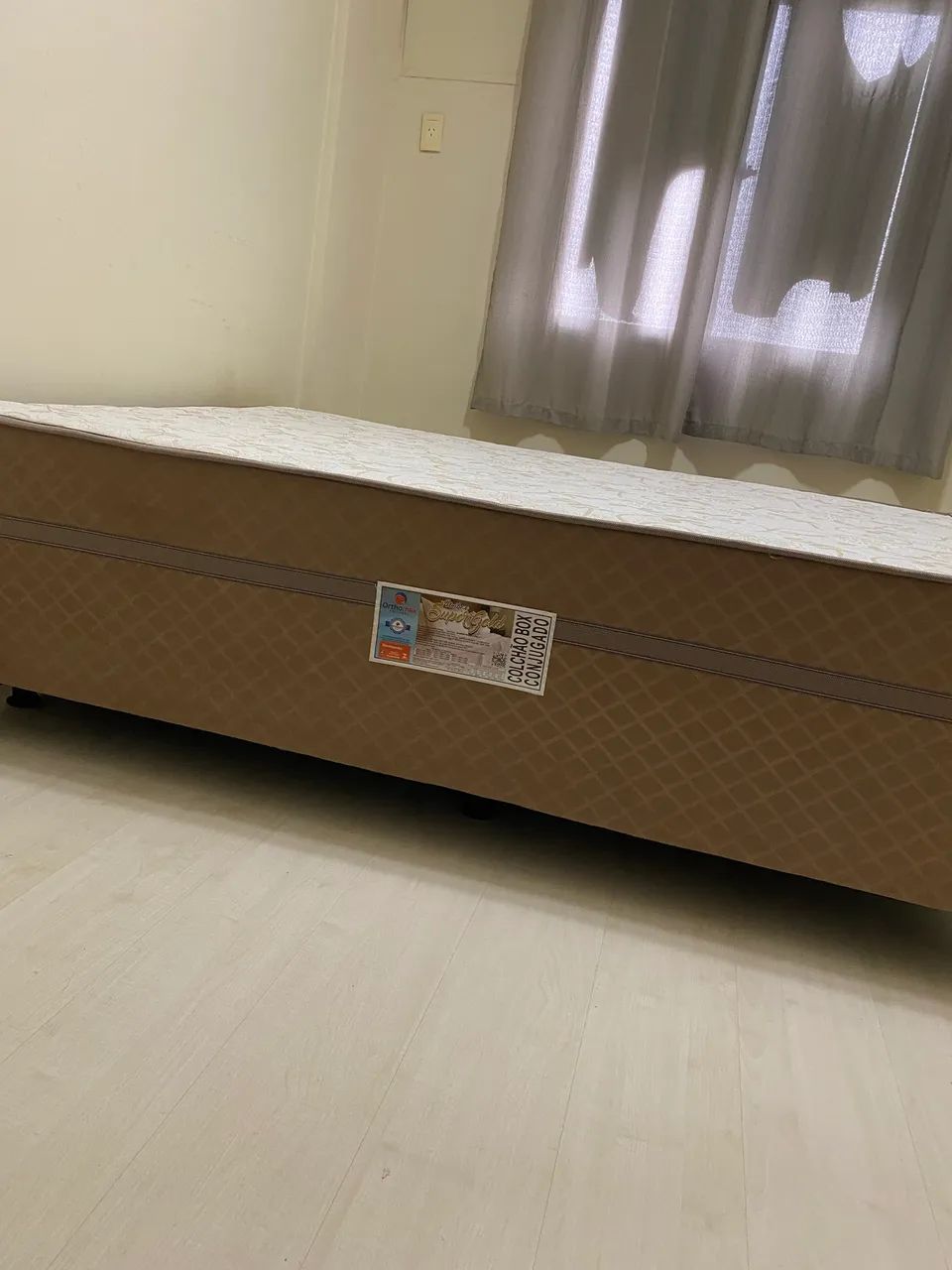 Cama box integrada, casal