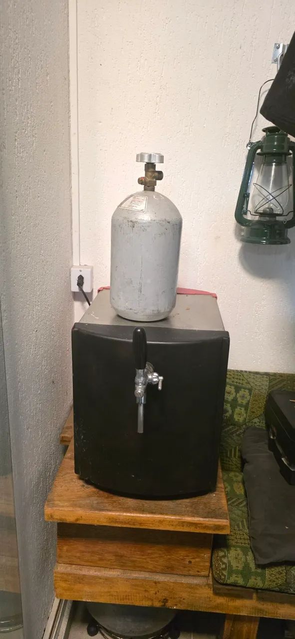 Chopeira, com extratora e reguladora co2 de 2 kg 