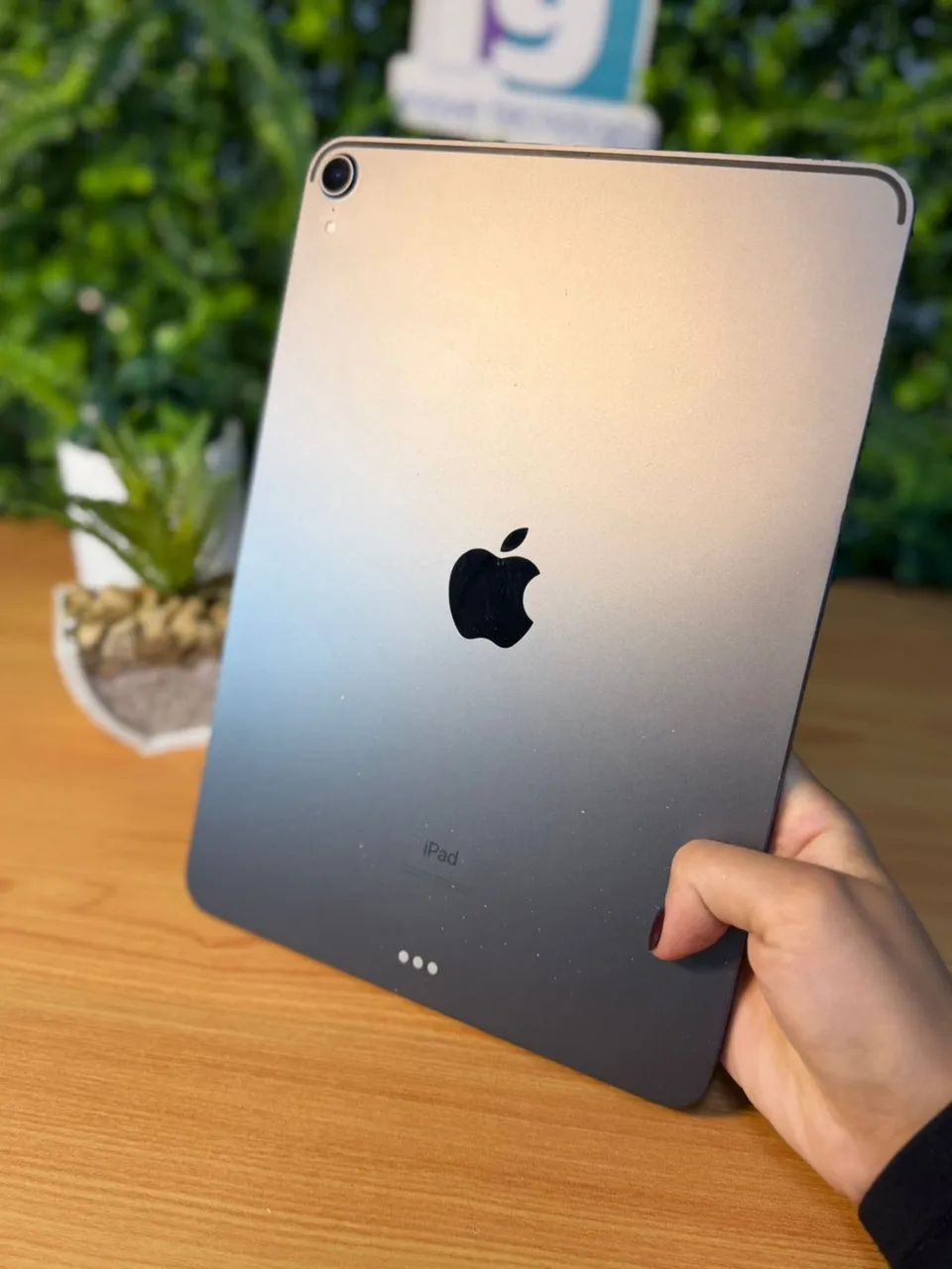 iPad Pro 11-inch (Wi-Fi)  256GB  A1980  Space Gray 11Pol  Líquid Retina  Com capa cortesia - Foto 2