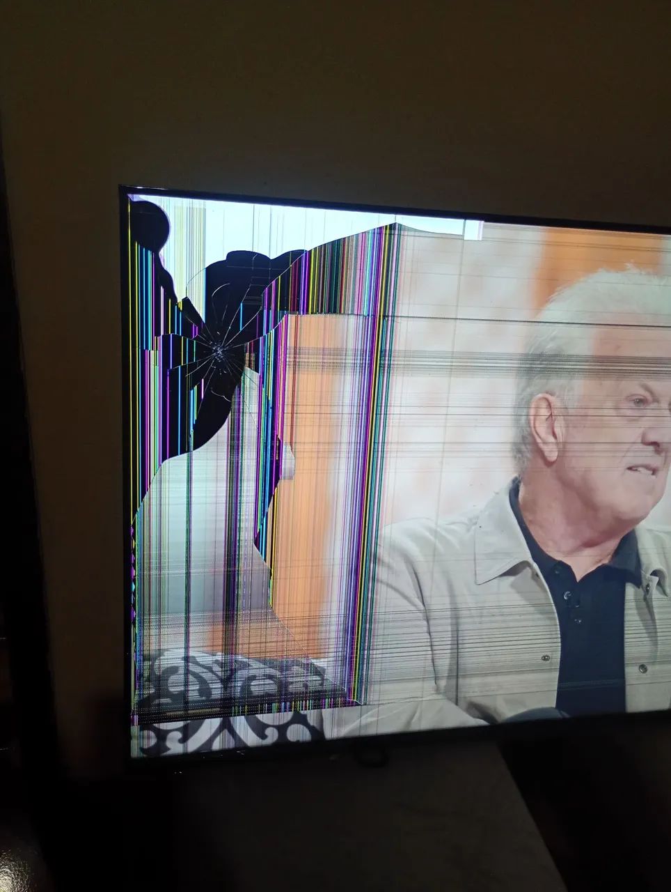 Vende se tv 55 polegadas com tela quebrada ligando  - Foto 5