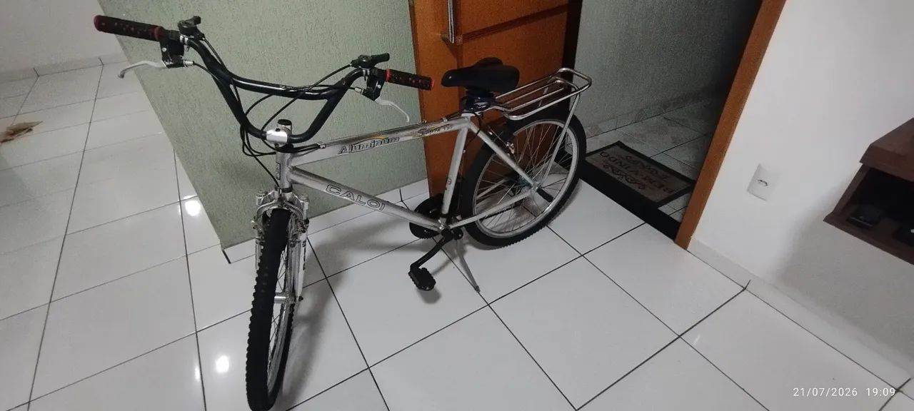 Bicicleta em alumínio 