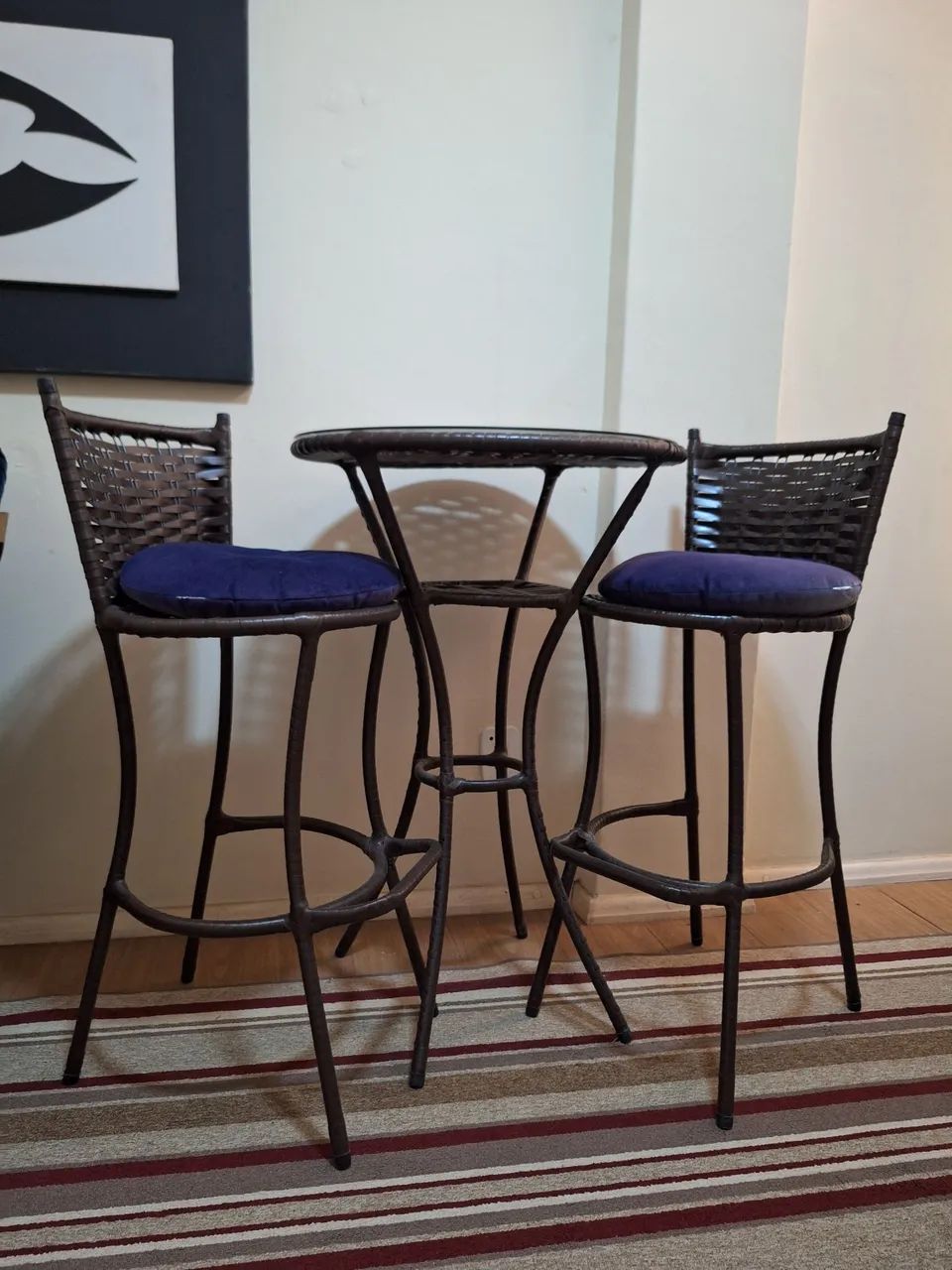 Mesa Bistro com bancos altos e almofadas - Foto 2