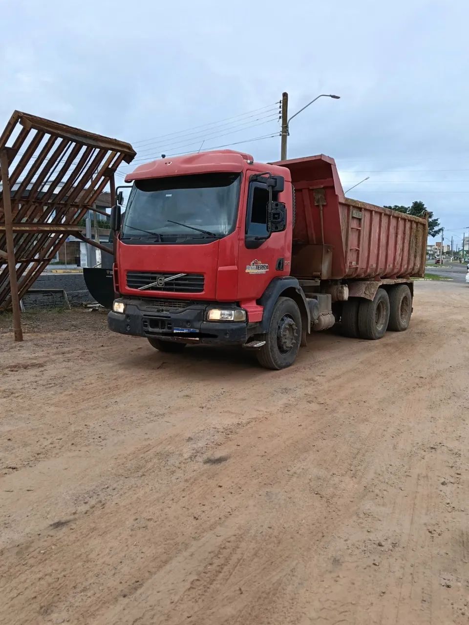 Vm 310 6x4 basculante 