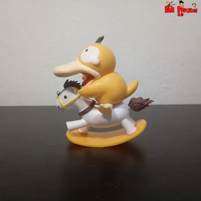 Action Figure Pokémon Psyduck no Cavalo de Balanço - Foto 3