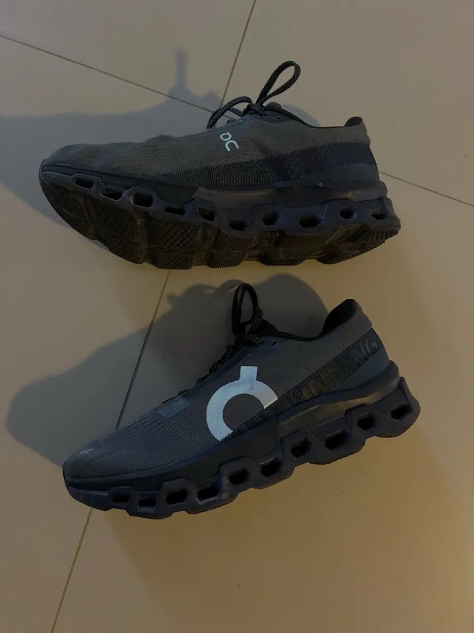 On Cloudmonster 2 cinza 42BR