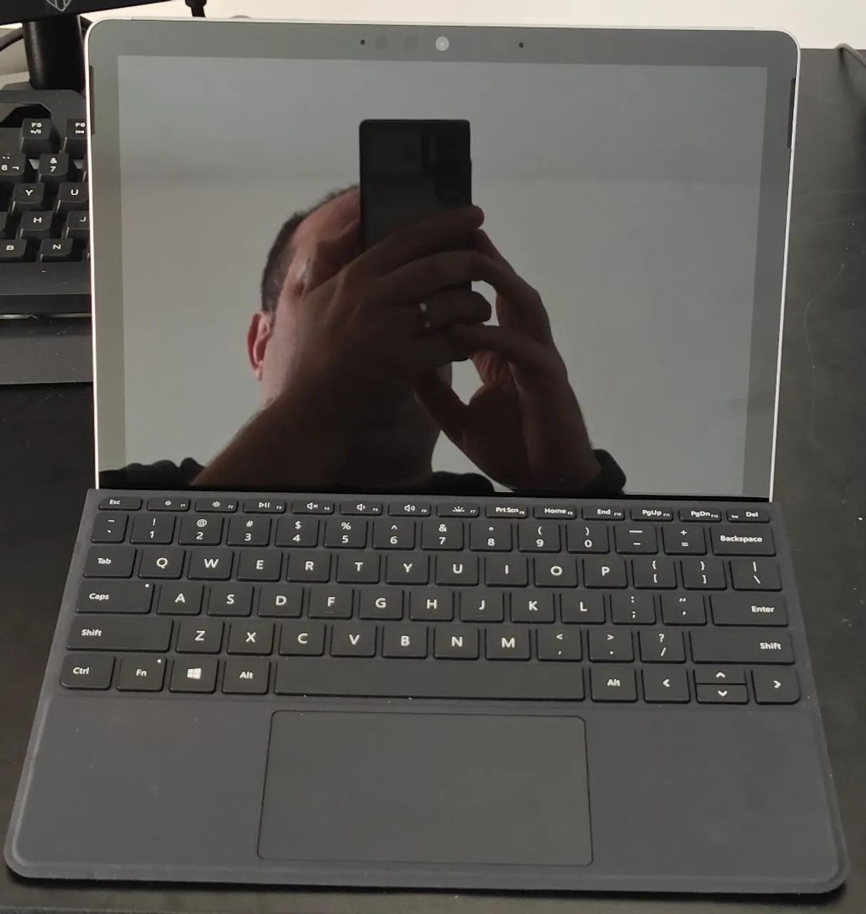 Notebook 2 em 1 Microsoft Surface Go 2 Core m3 8GB SSD 128GB + Teclado + Caneta - Foto 3