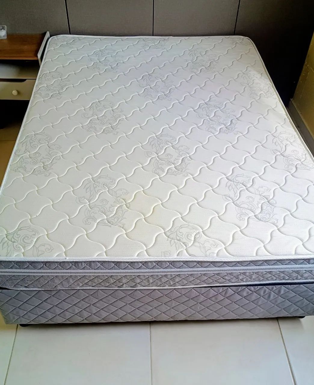 Cama box + colchão 