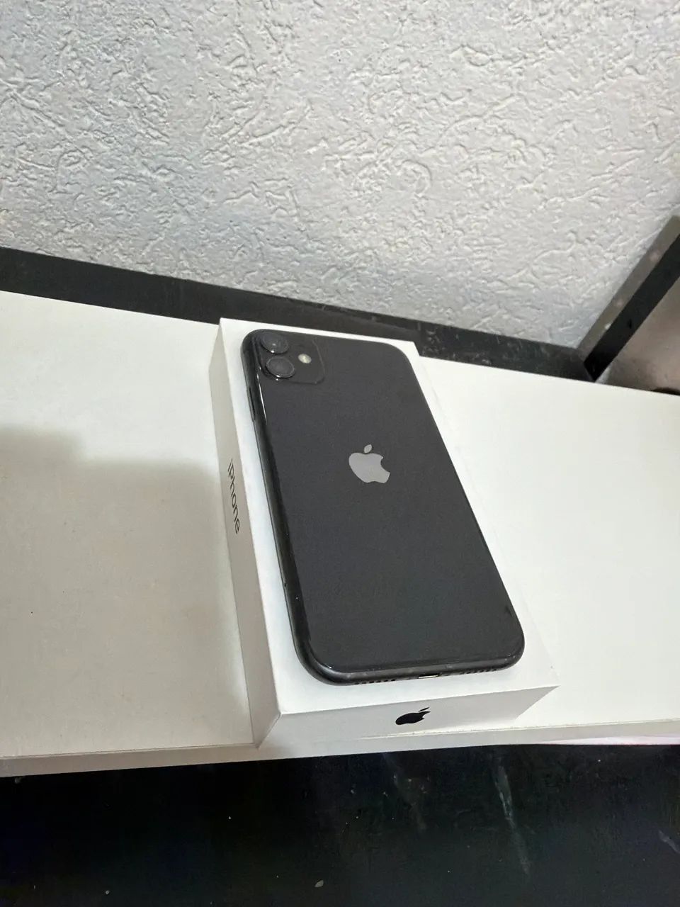 iPhone 11 - preto - 64 GB 