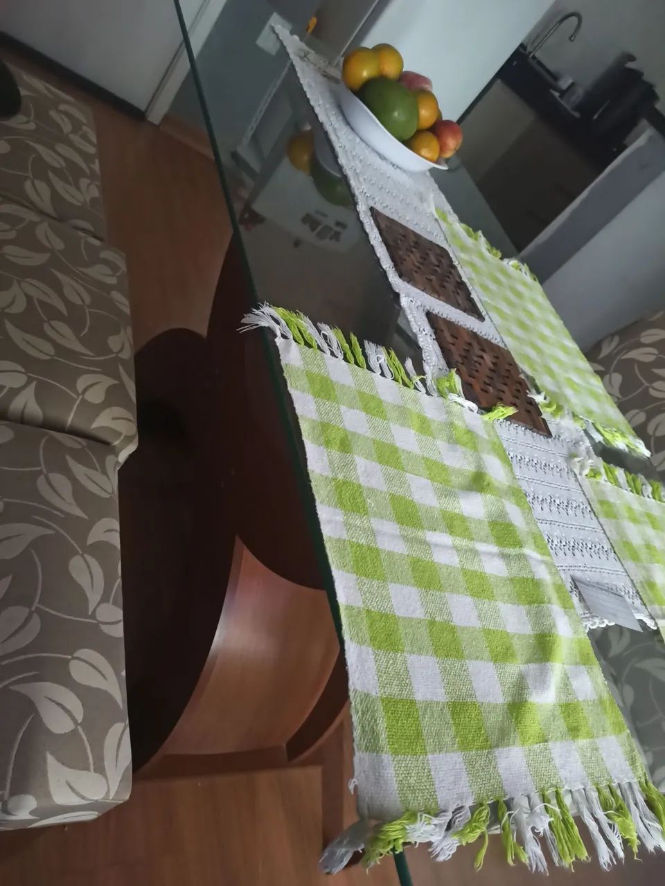 VENDO MESA 6 CADEIRAS - Foto 4