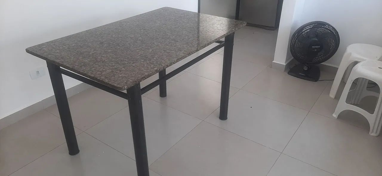 Mesa de Jantar 120 cm  base Aço Tampo Granito usado  - Foto 2
