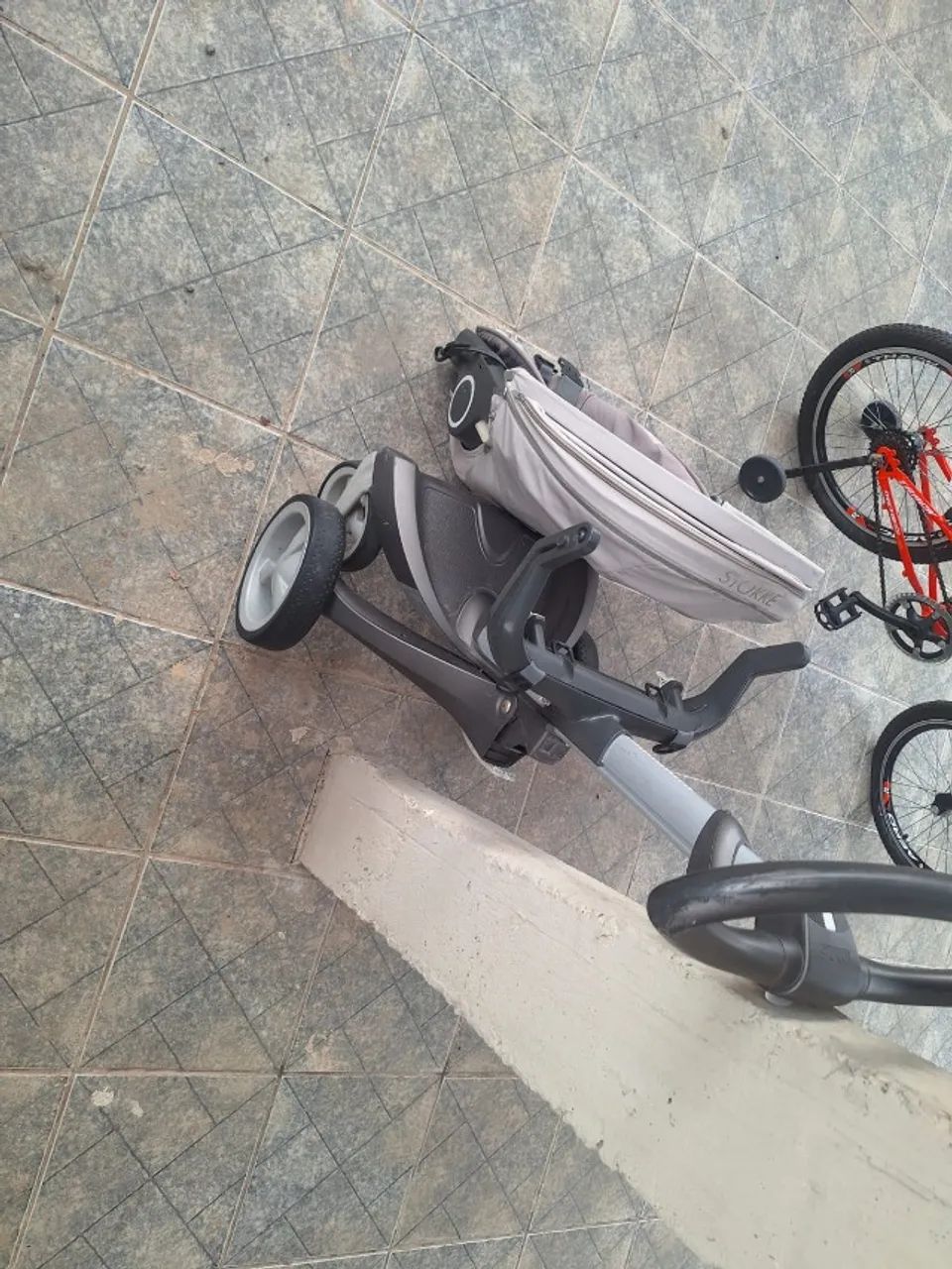 Carrinho De Bebe Stokke Cinza-claro Cinza - Foto 3