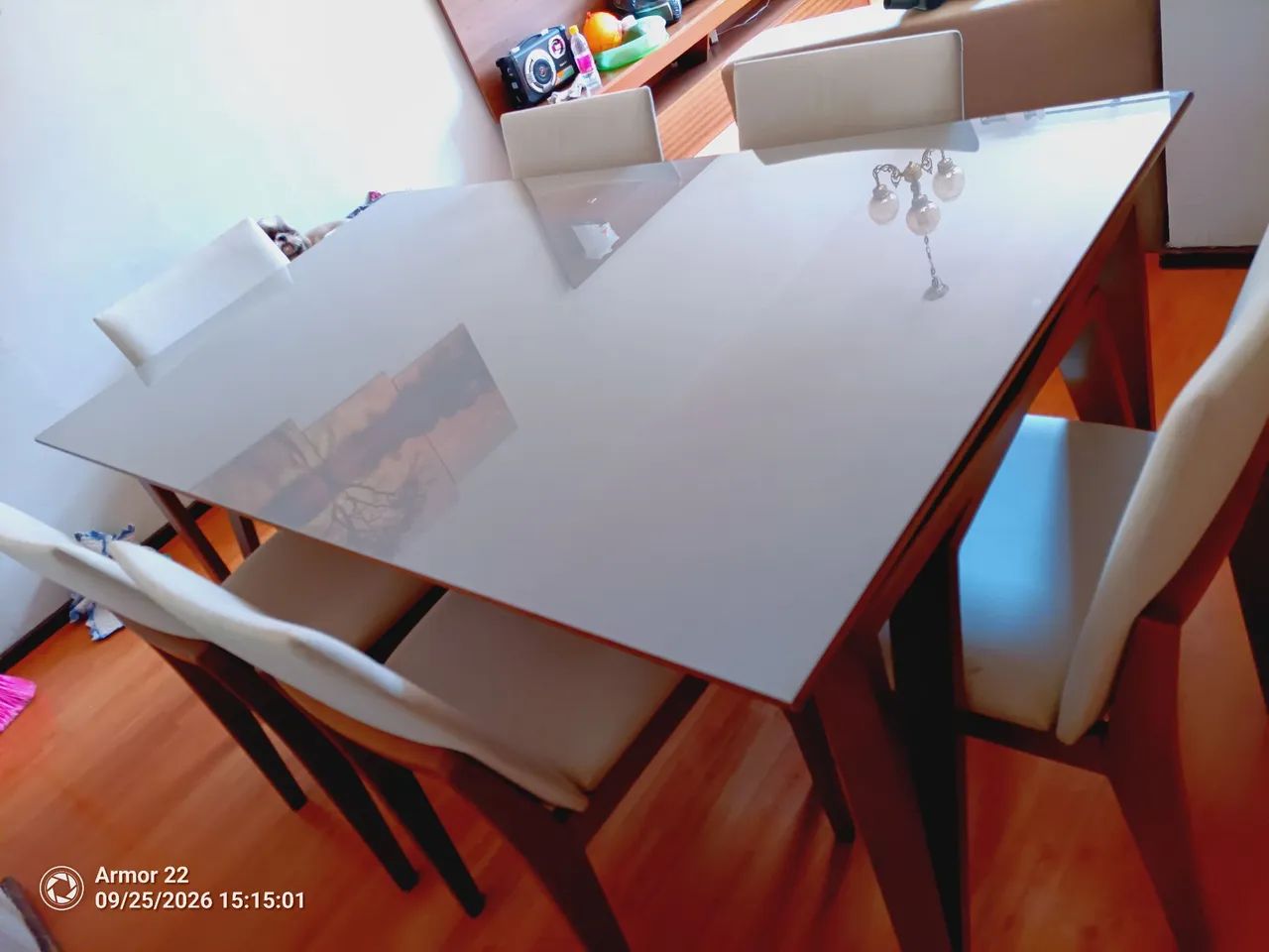 Mesa de jantar com 6 cadeiras 