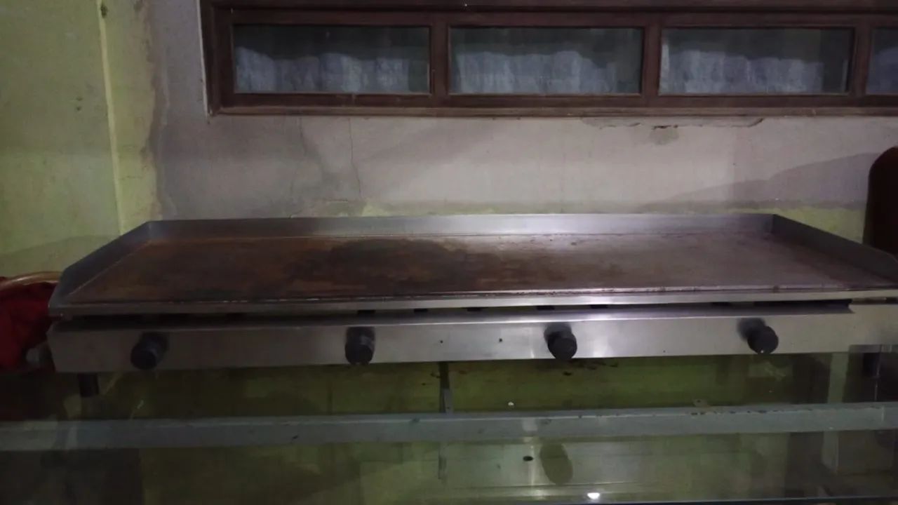 Chapa de restaurante e diversos 