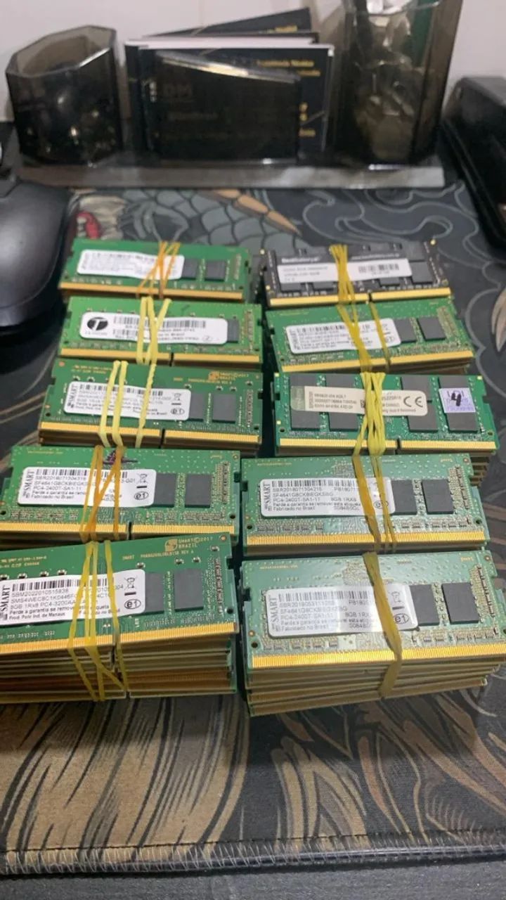 lote  de 100 memoria ddr 4 de notebook somente a vista com retirada em maos chama no  zap