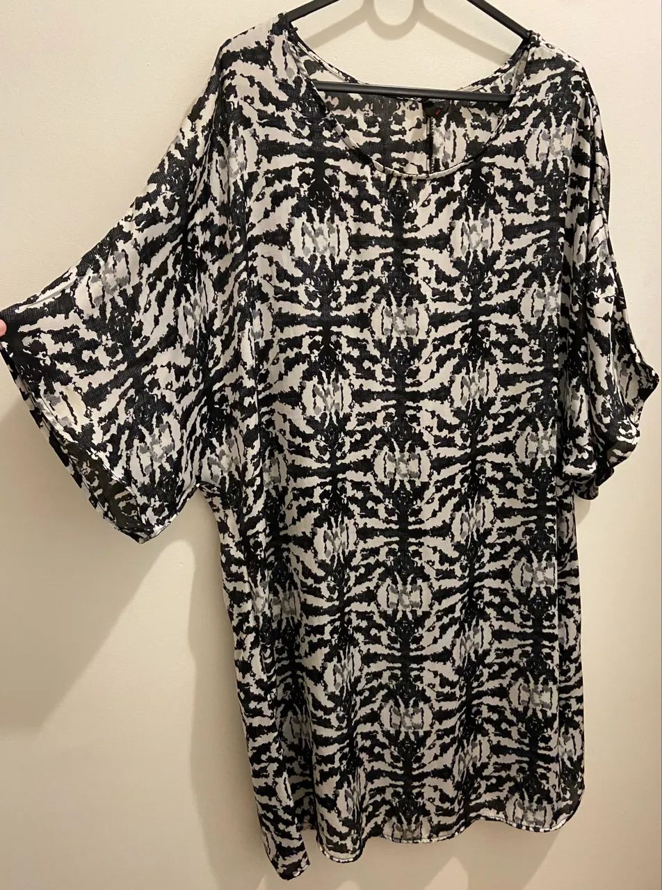 Vestido soltinho estampado preto e branco  - Foto 3