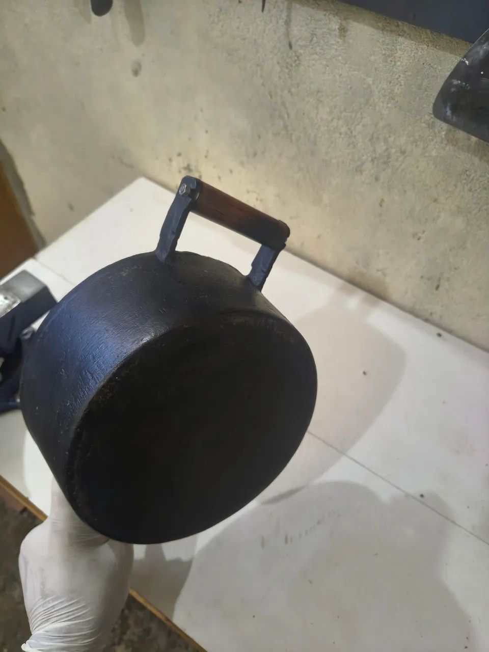 Panela de ferro fundido antiga - Foto 4