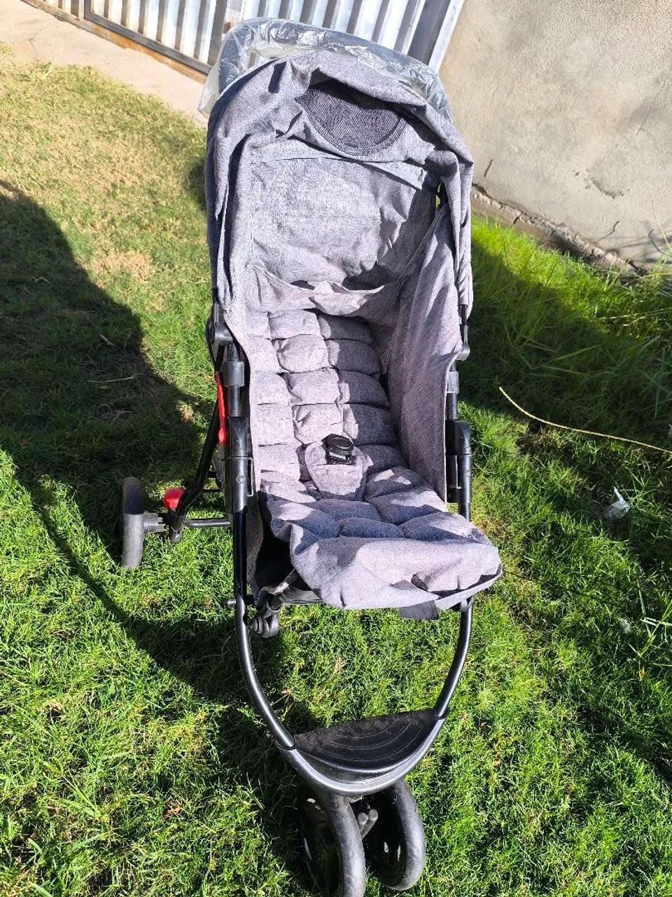 Carrinho de bebe e bebê conforto  - Foto 2