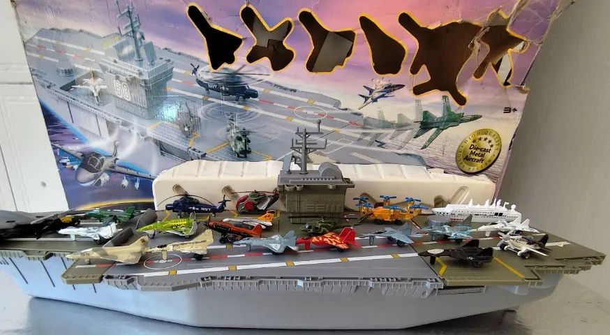 porta avião americano