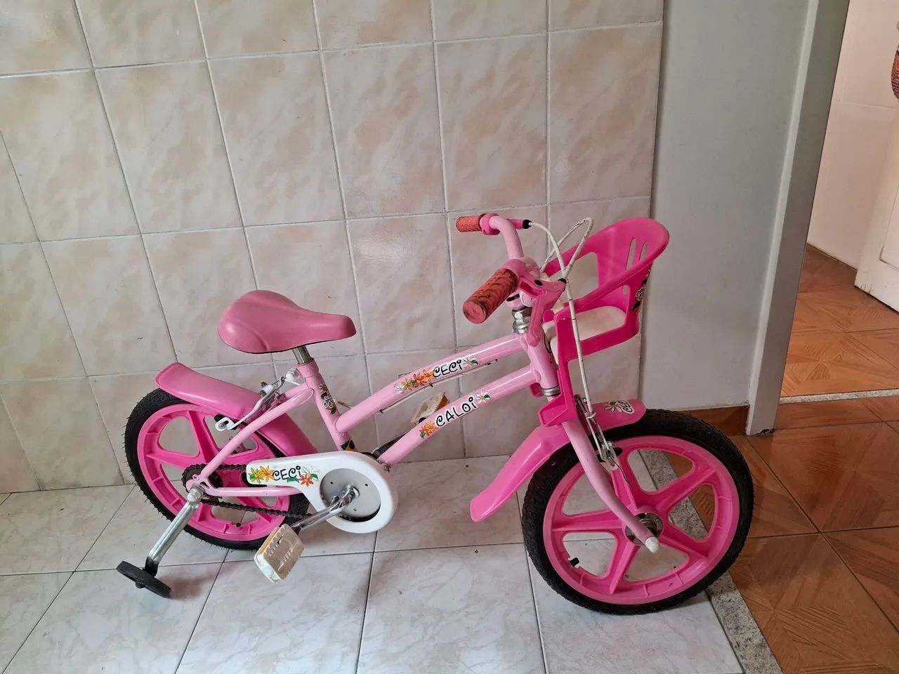 Bicicleta infantil super nova com pouco uso. - Foto 3