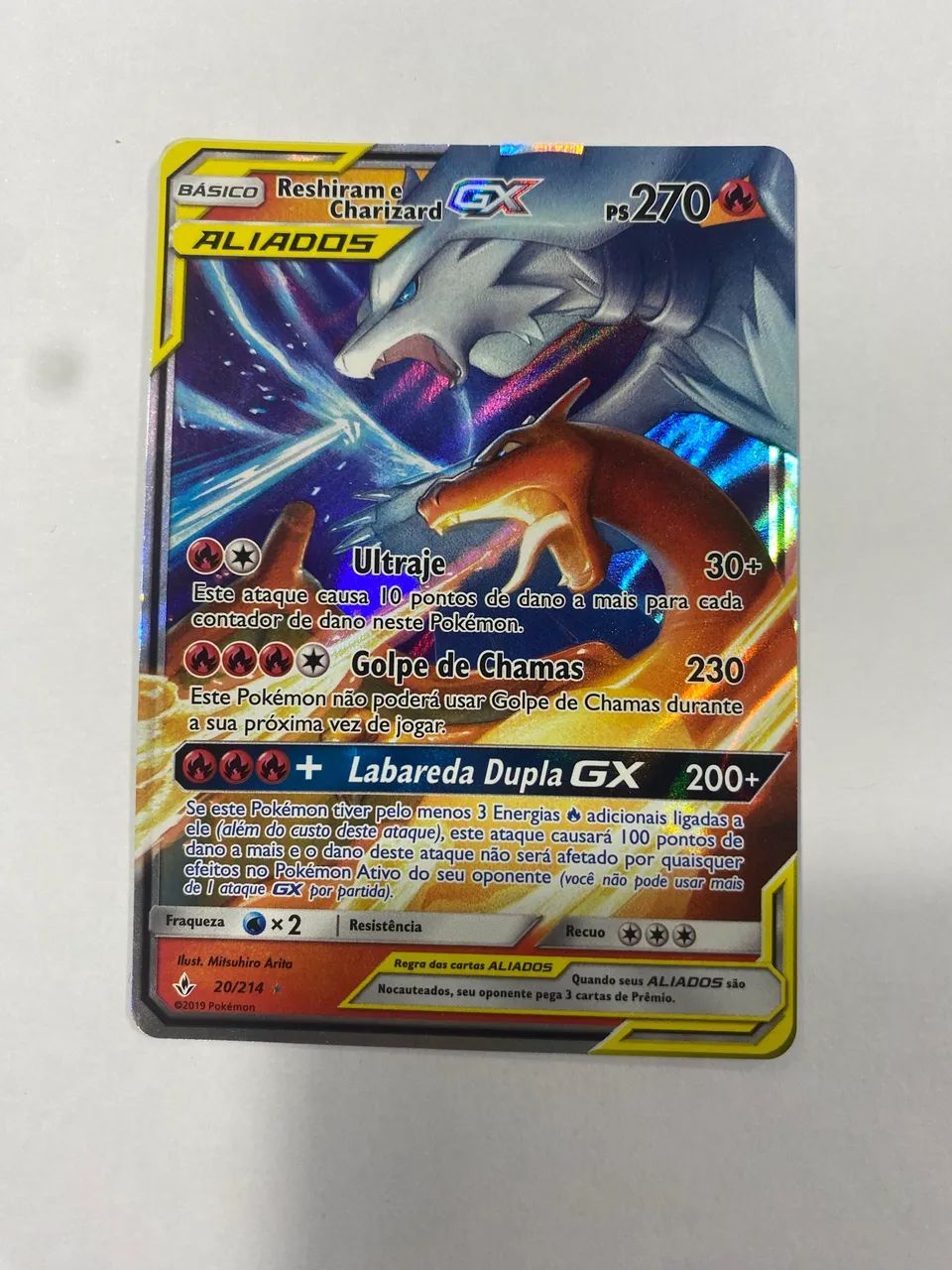 Carta Pokémon em excelente estado