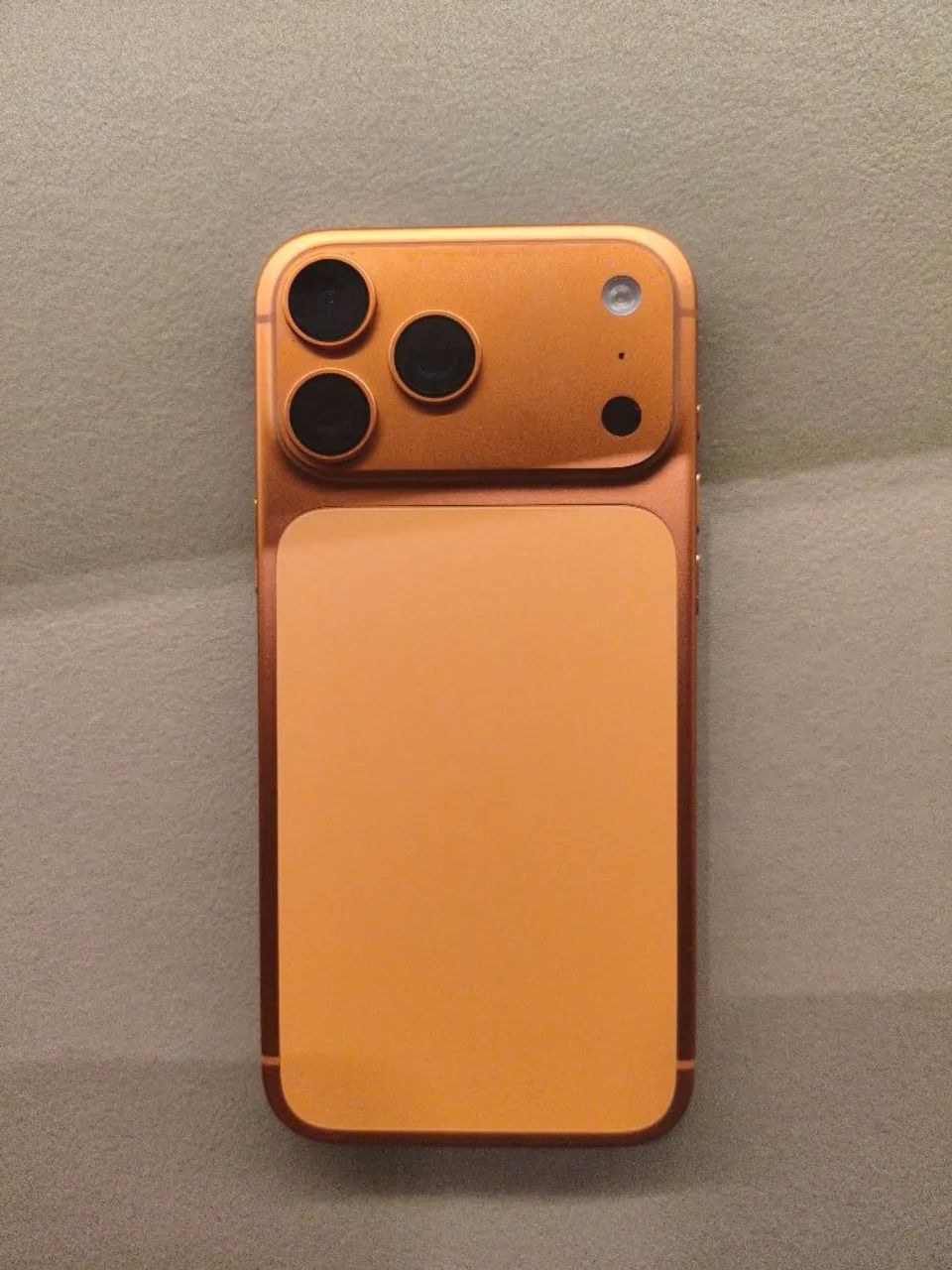 iPhone 17pro Max laranja 